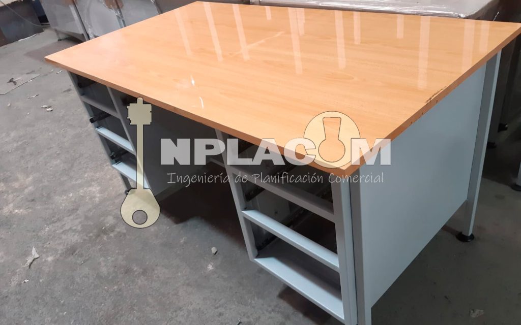 Ventajas de los muebles de metal en espacios comerciales